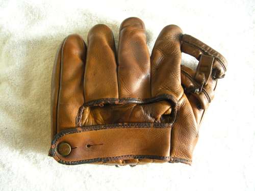 Harry Brecheen Wilson A2364 Back Doug